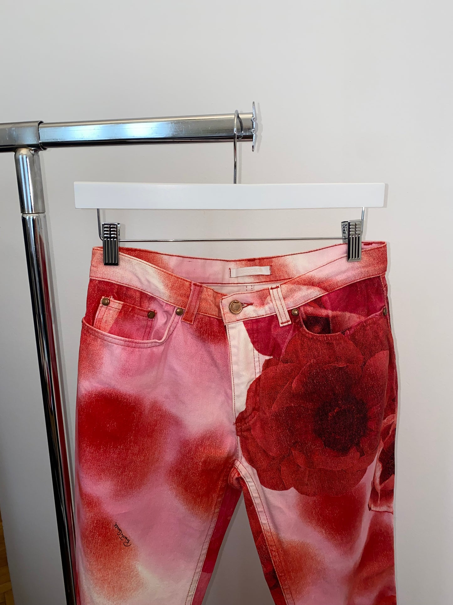 RED FLOWER ALLOVER DENIM PANT